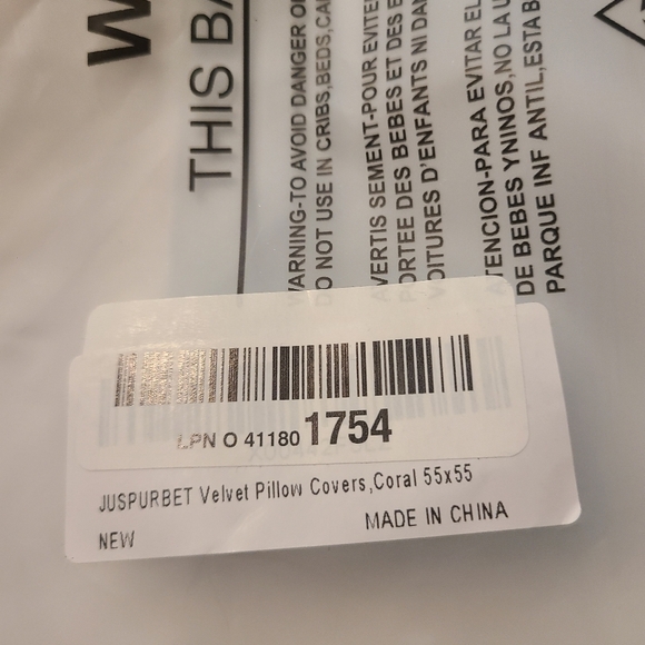 2 Square Coral Velvet Pillow Covers 21 1/2 Inch X 21 1/2 Inch NWOT - Picture 4 of 5